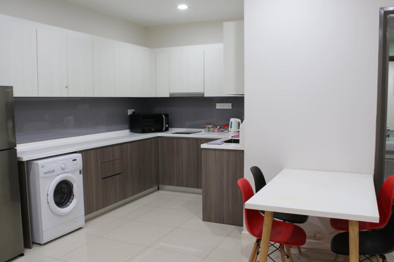 Suasana Suites D'Homestay Jb Town Джохор-Бару Экстерьер фото